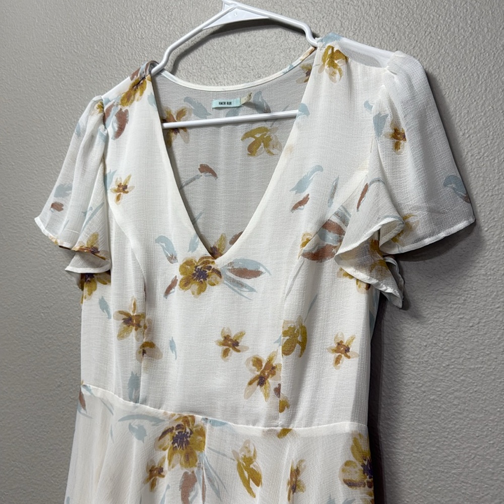 Urban Outfitters Kimchi Blue Sarah Flutter-Sleeve Chiffon Mini Dress - Picture 4 of 14